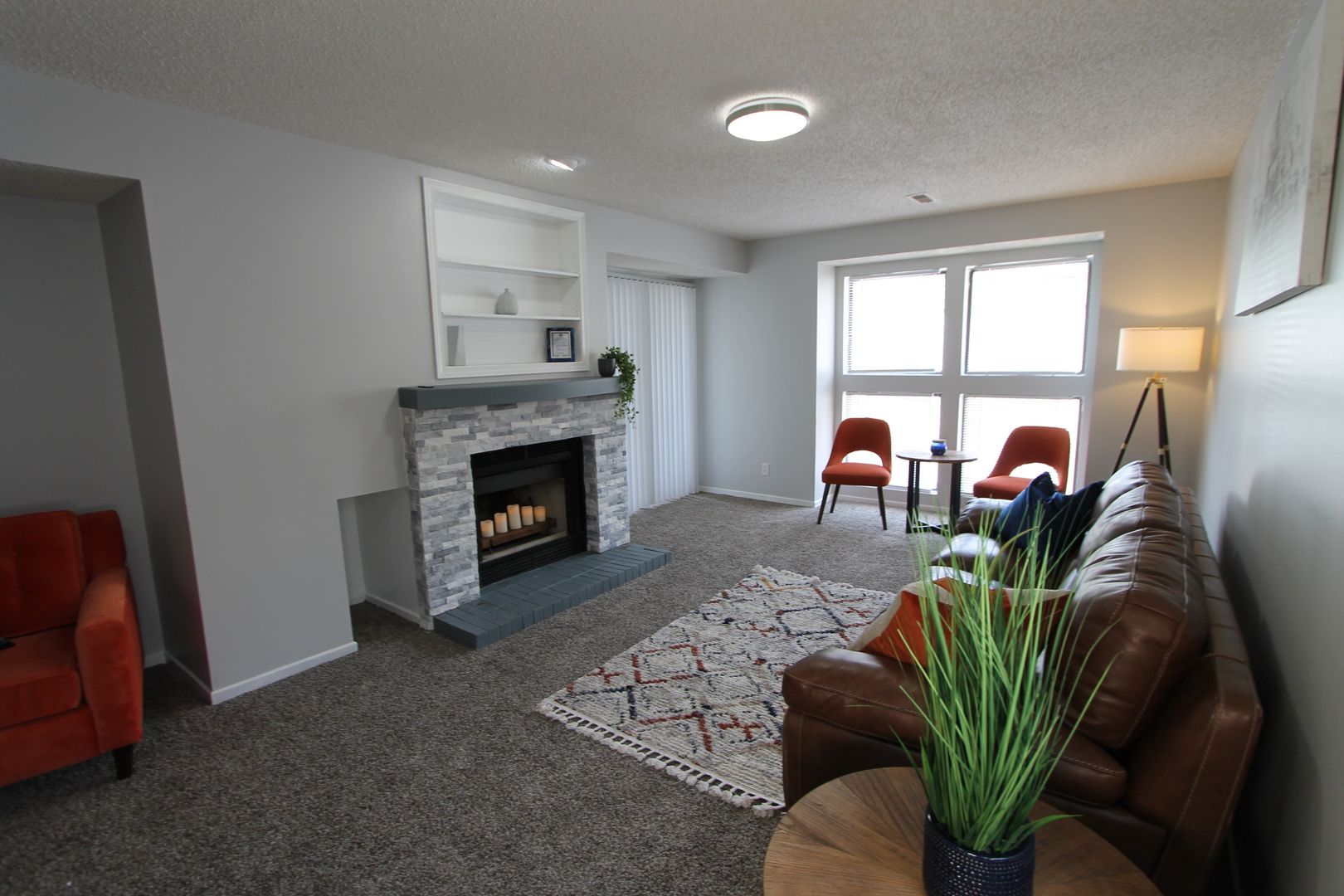 Ellis Pointe 18 of 25