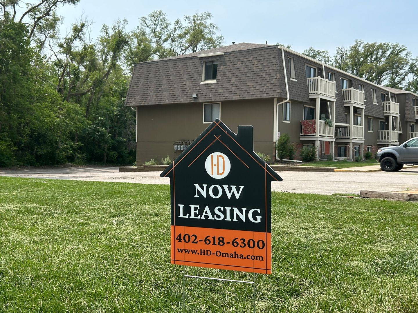 Bellevue Apartment: 4921 Copper Creek Rd