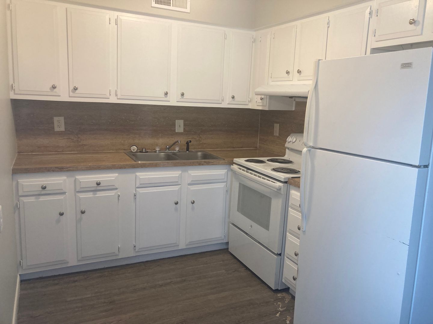Bellevue Apartment: 802-808 W 23rd Ave.