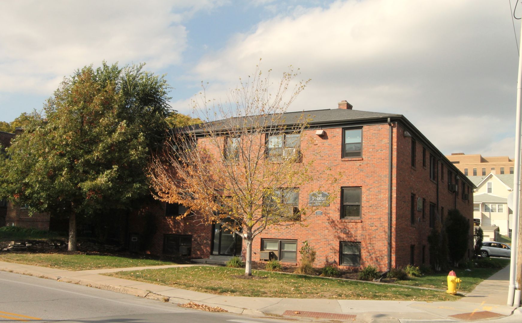 Omaha Apartment: 3304 Jackson St.