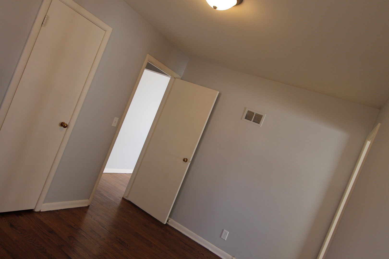 2511 N. 70th Ave. 7 of 11