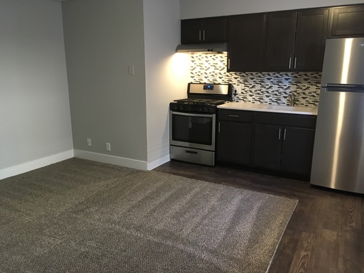 Midtown is a Must! 1 bedroom at the Coventry! Free laundry and Parking! – photo 1