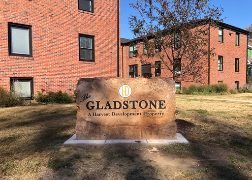 Awesome special! Live easy at The Gladstone, come home to your one or two bedroom apartment and feel instantly relaxed. – photo 1