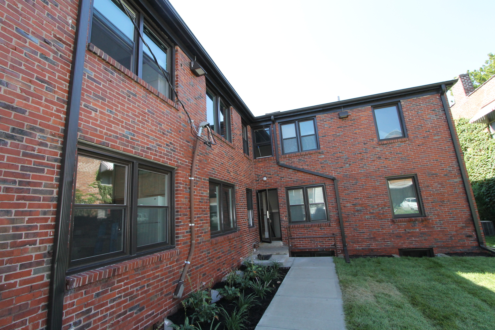 Omaha Apartment: 3304 Jackson St.