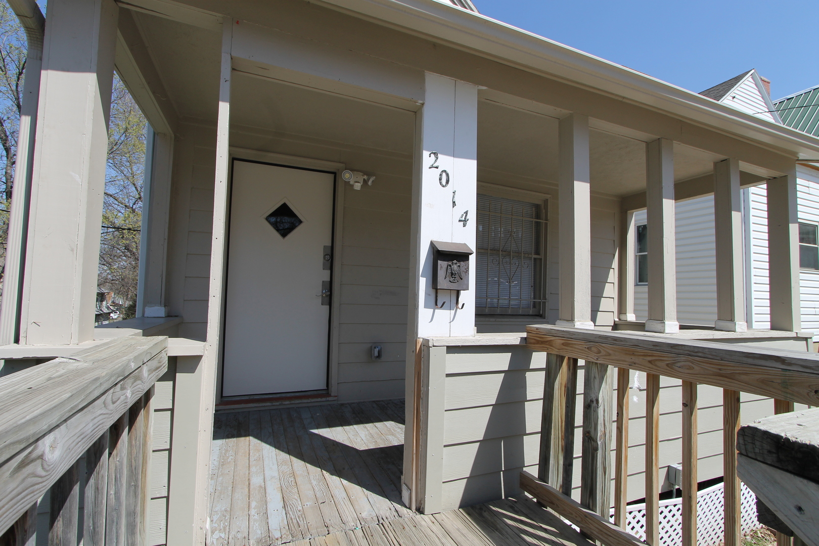 Omaha House: 2014 Bancroft St.