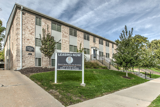 124 N. 31st. Ave., Apt #09, Omaha, NE 68131