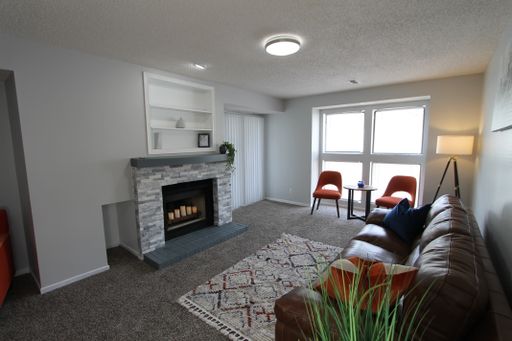 The Ellis Point! Spacious and updated apartment homes in Ralston!