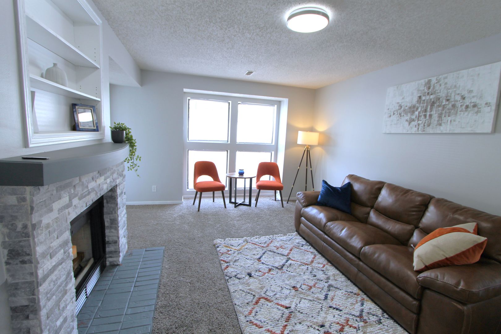 Ellis Pointe 6 of 12