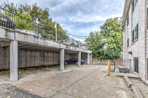 124 N. 31st. Ave., Apt #09, Omaha, NE 68131
