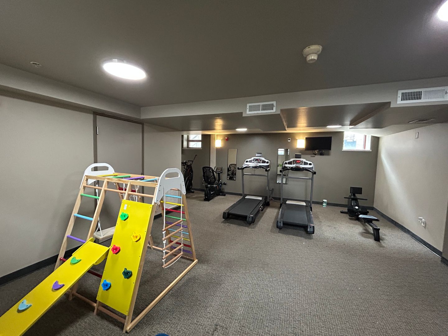 Gym at The Drake (6 of 8)