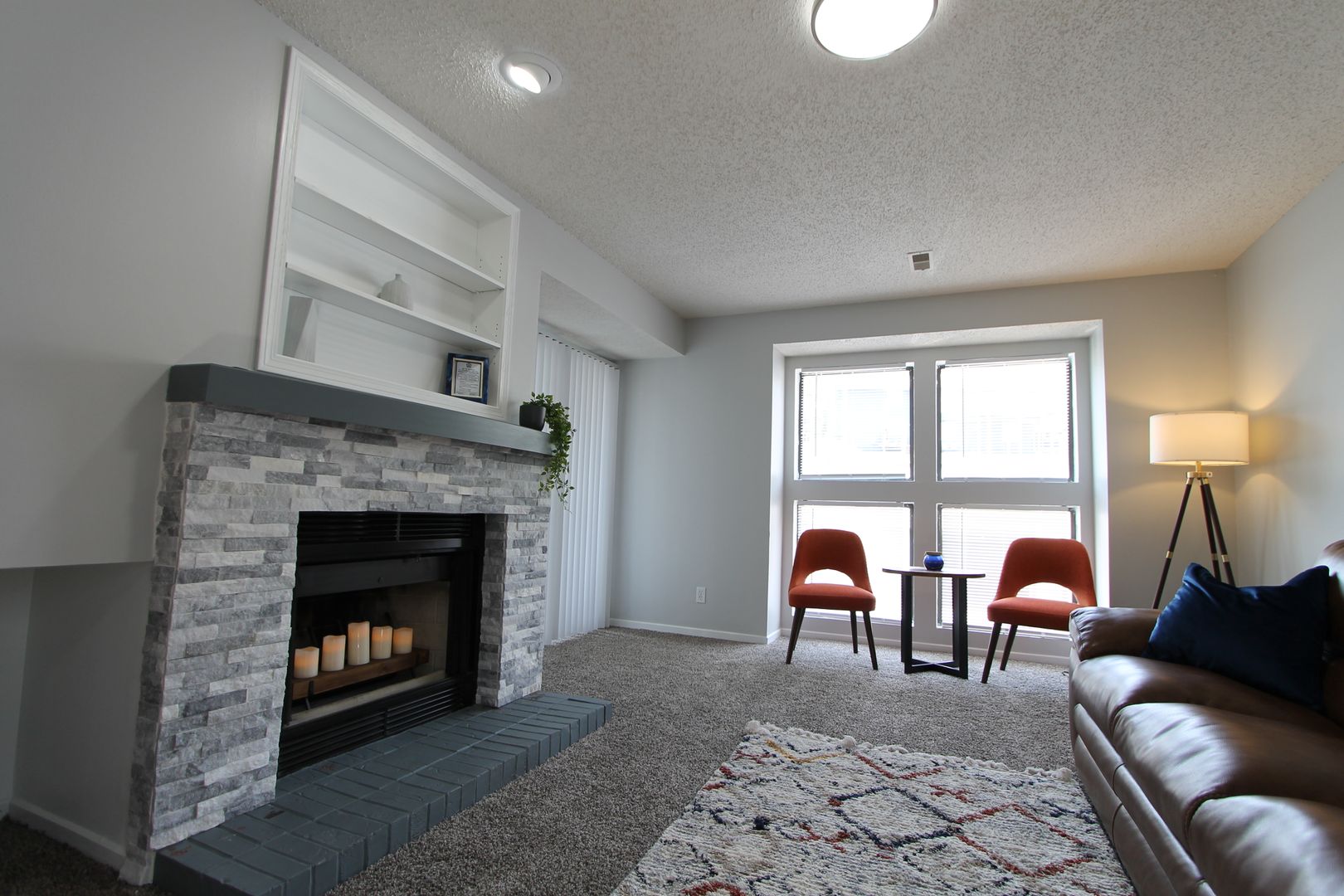 Ellis Pointe 24 of 25