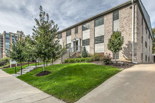 124 N. 31st. Ave., Apt #09, Omaha, NE 68131