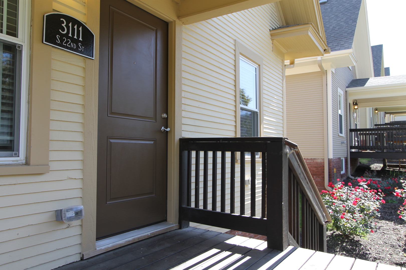 The Doll House -- Cool Two Bedroom at The Cottages on Vinton! 5 of 12