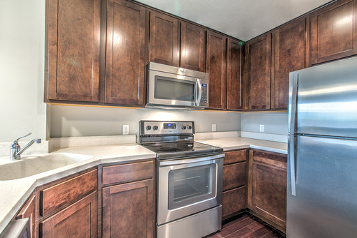 124 N. 31st. Ave., Apt #09, Omaha, NE 68131