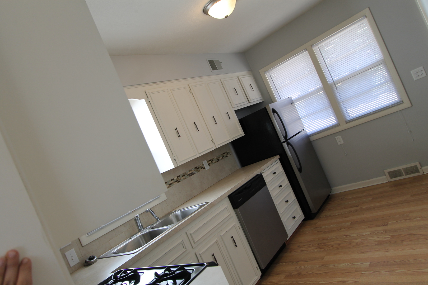 2511 N. 70th Ave. 8 of 11