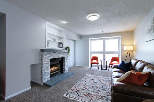 First floor convenience. Ellis Pointe in Ralston. Lease Today!
