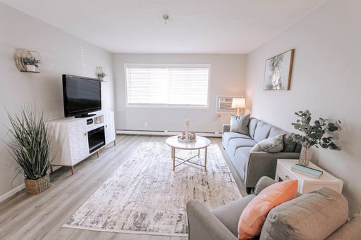Spacious first floor one bedroom with modern updates. Pet friendly.