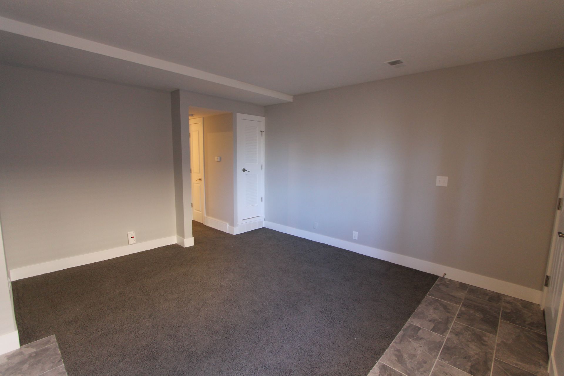 Midtown is a Must! 1 bedroom at the Coventry! Free laundry and Parking! 7 of 12