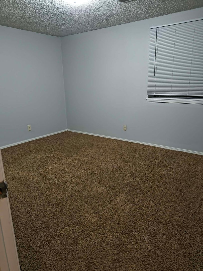 Wichita Apartment: 1224 E Selma