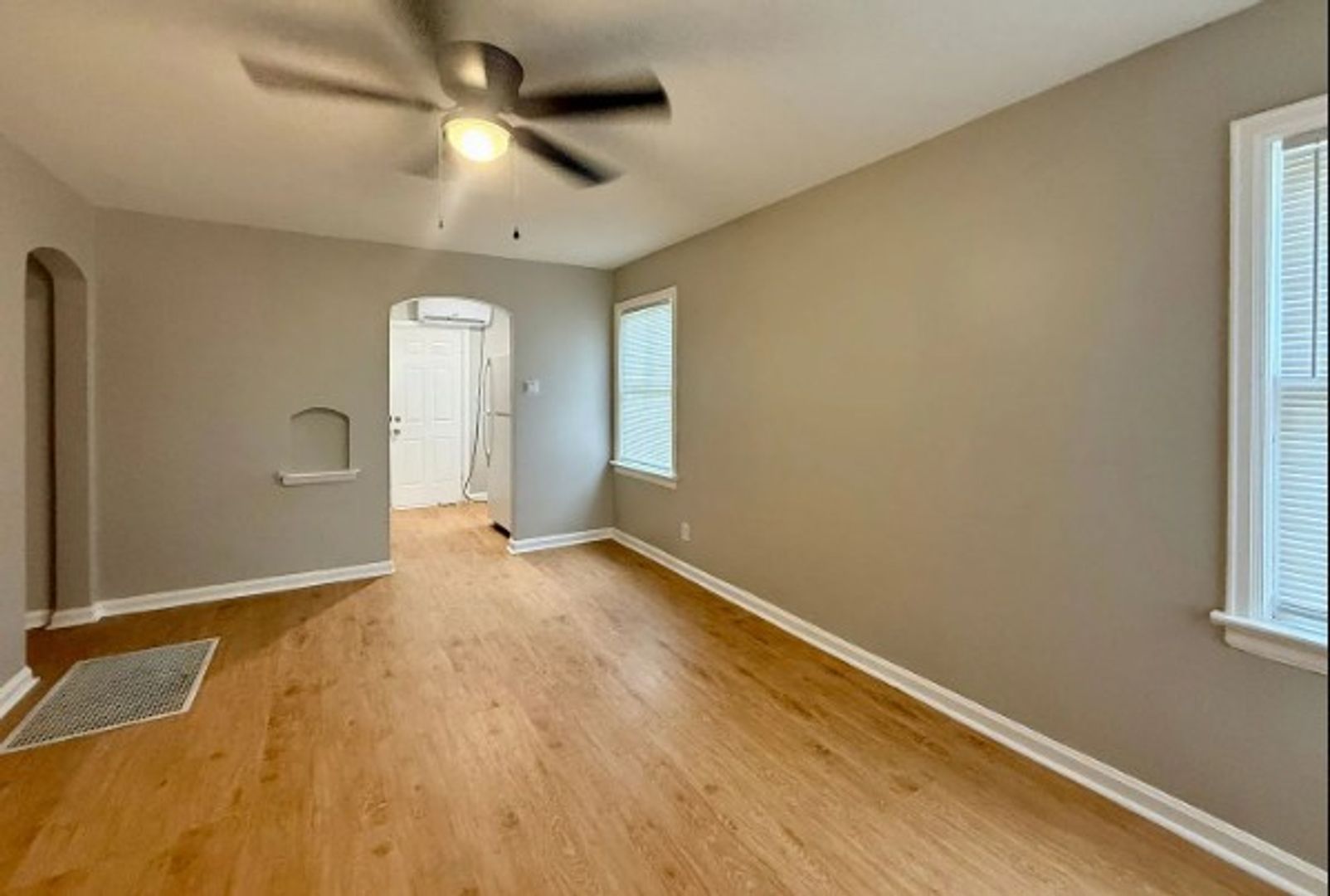 Wichita Apartment: 424 N Indiana