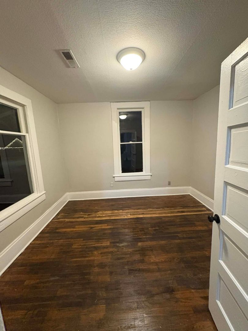 Wichita Apartment: 3129 N Wellington Pl