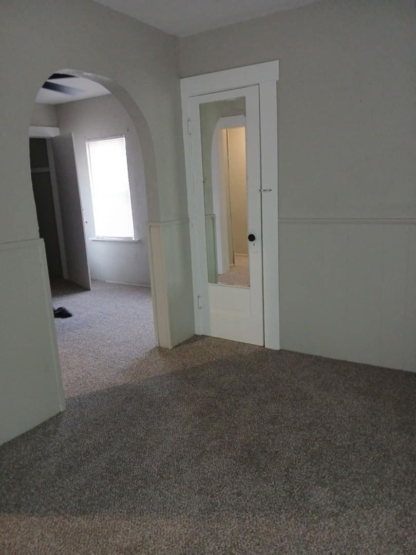 Wichita Apartment: 2410 W Douglas