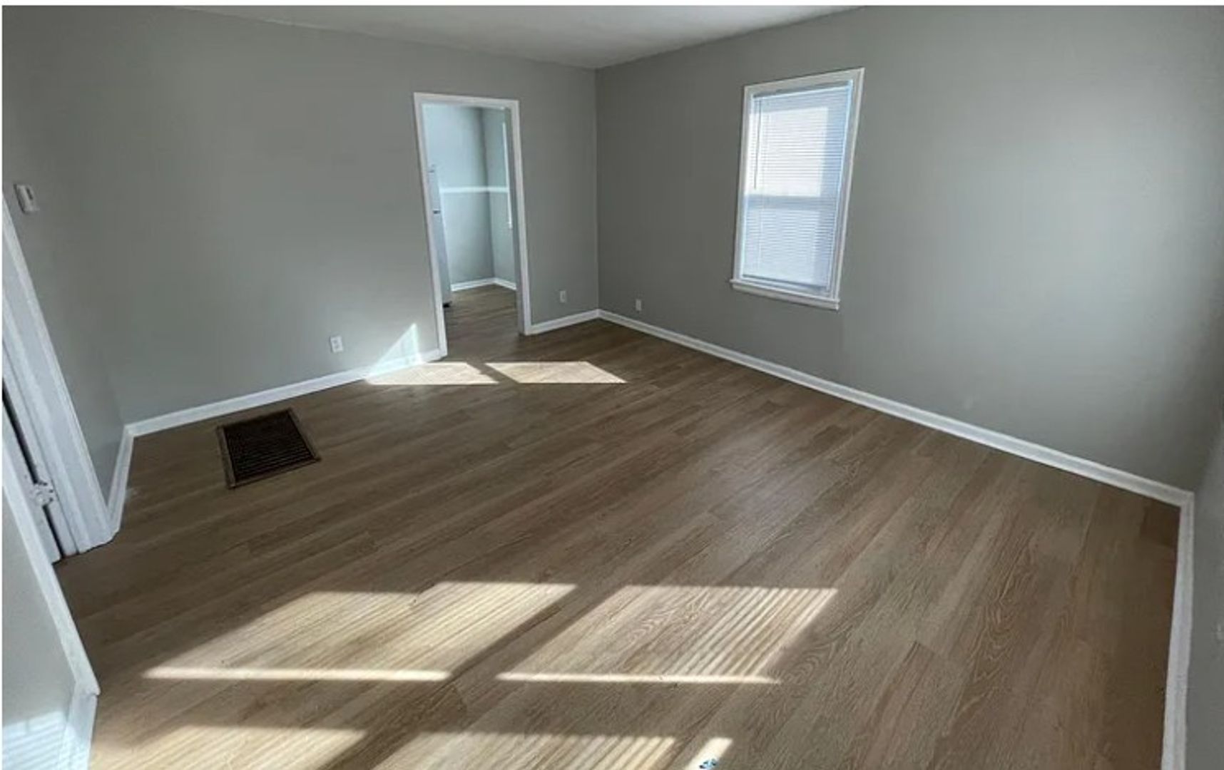 Wichita Apartment: 810 S Crestway