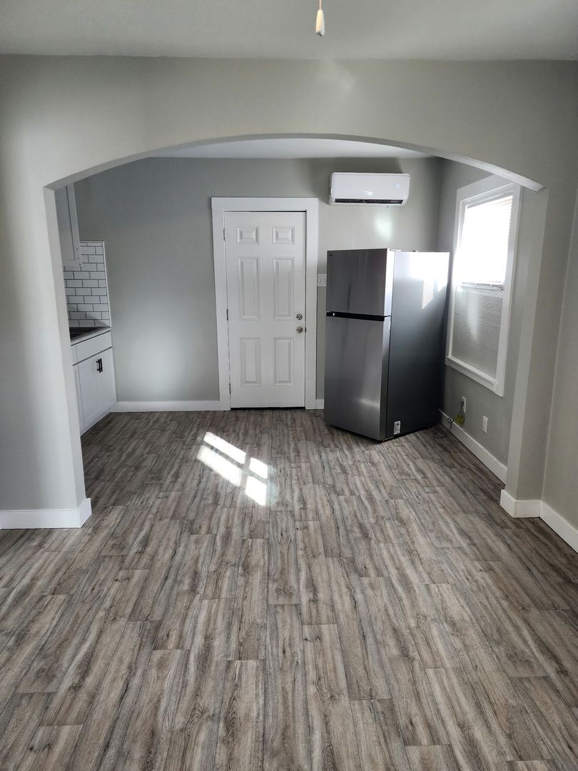 Wichita Apartment: 952 N Oliver