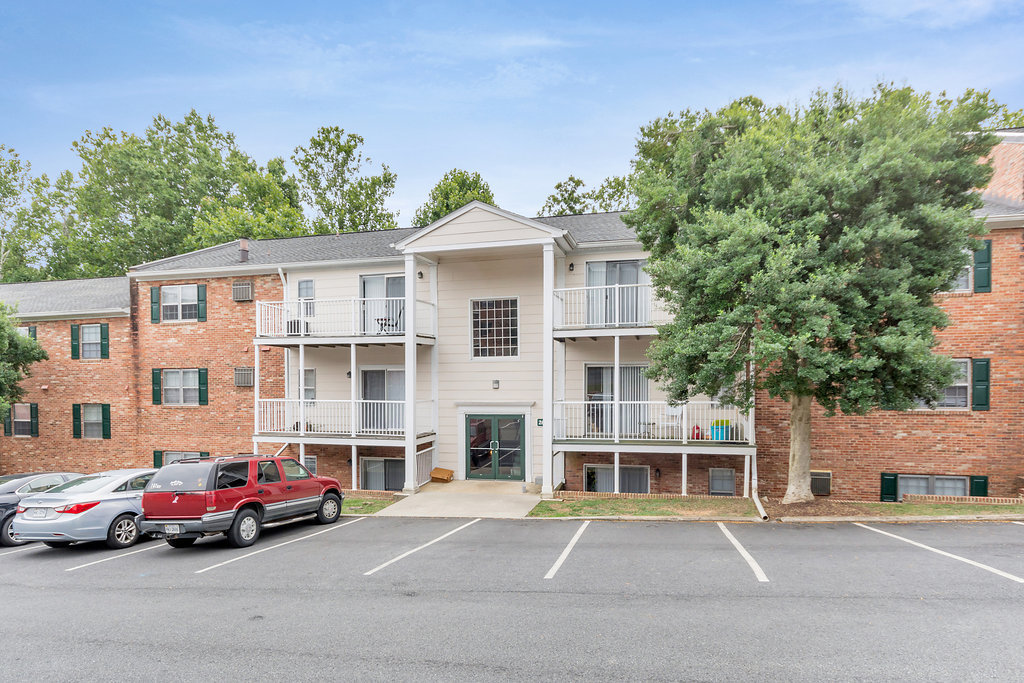 Charlottesville House: 535 Burgoyne Road #5