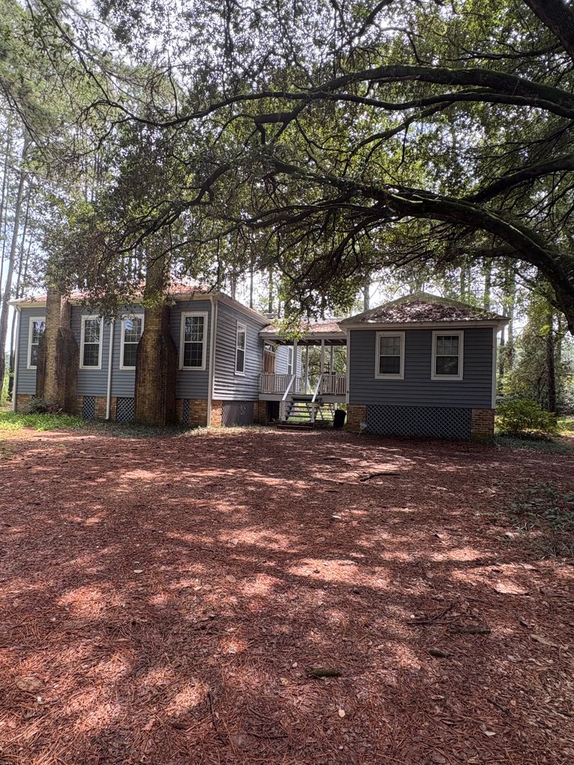 Wagram House: 23500-A River Road