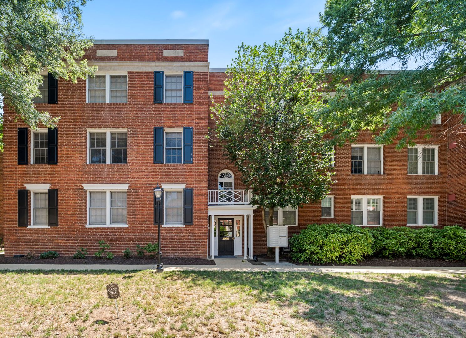 Alexandria House: 600 Bashford Ln