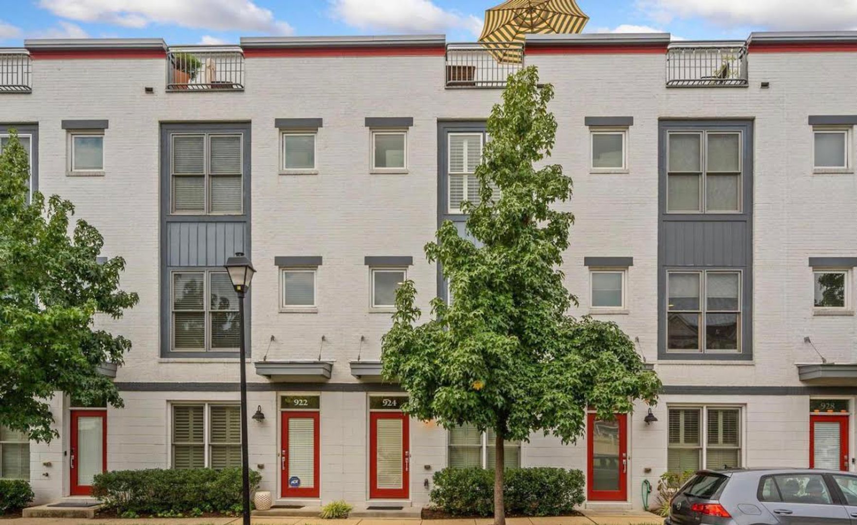 Alexandria House: 924 Pete Jones Way