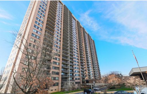 Spacious 2 BR Unit at Skyline Square! – photo 1
