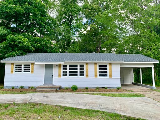 This 3 bed /2 bath in the Broadmoor Community is ready for you! – photo 1