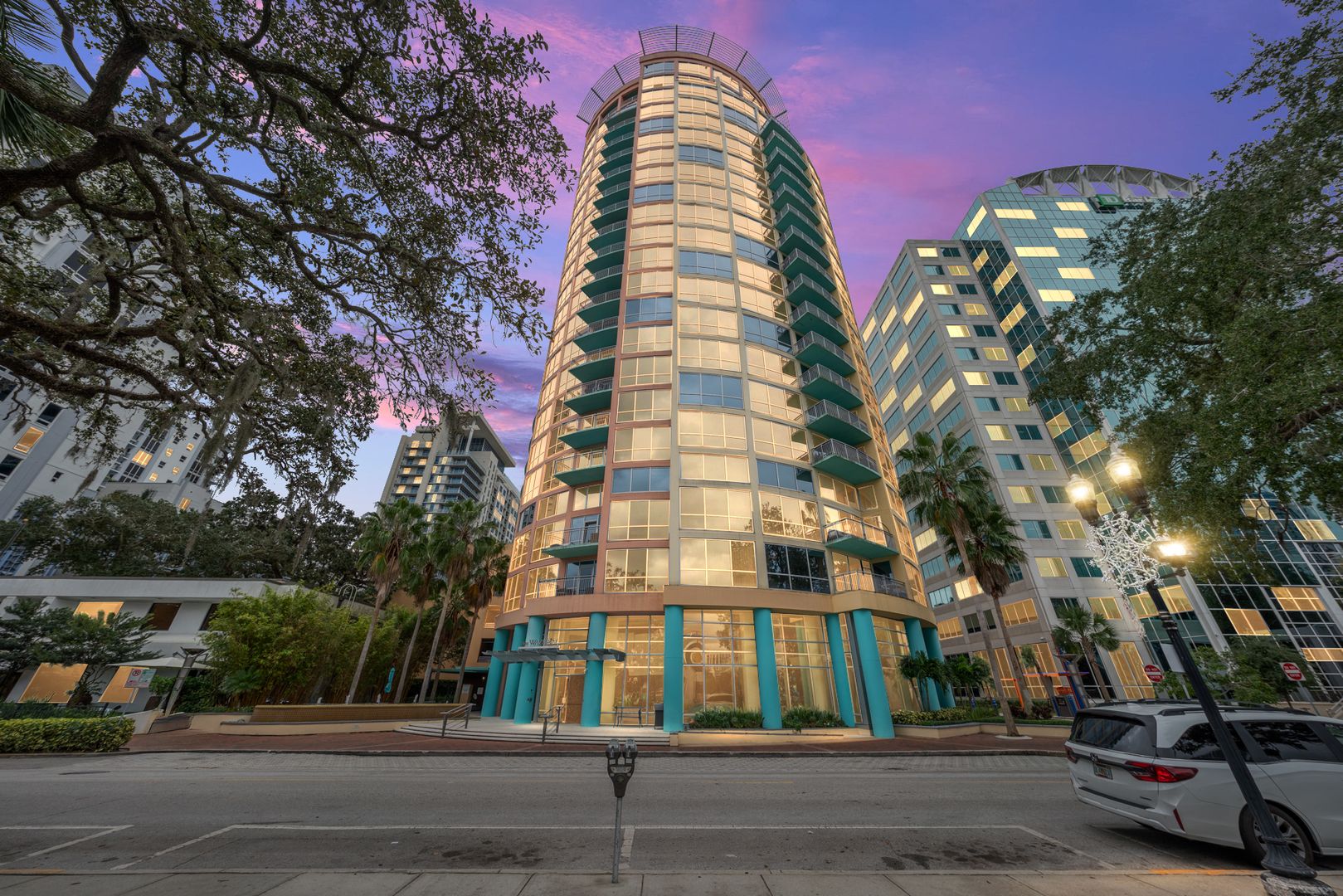 Orlando Condo: 233 E Central Blvd #614