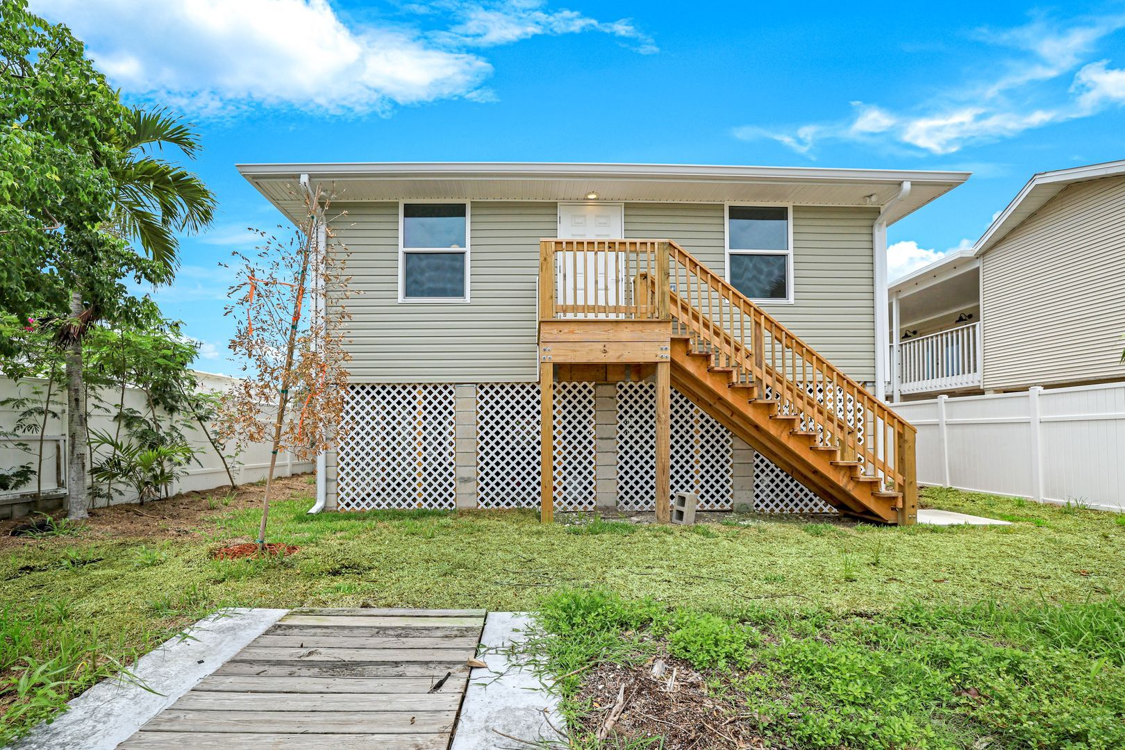 Goodland Apartment: 627 Pam