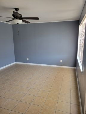 2 bedroom 1 bath – photo 1