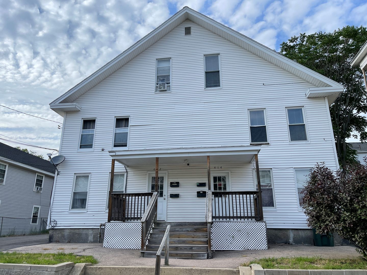 Manchester Apartment: 412-414 Manchester St.