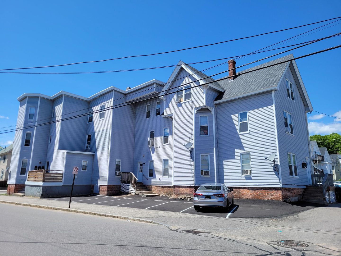Manchester Apartment: 165-175 Conant St.