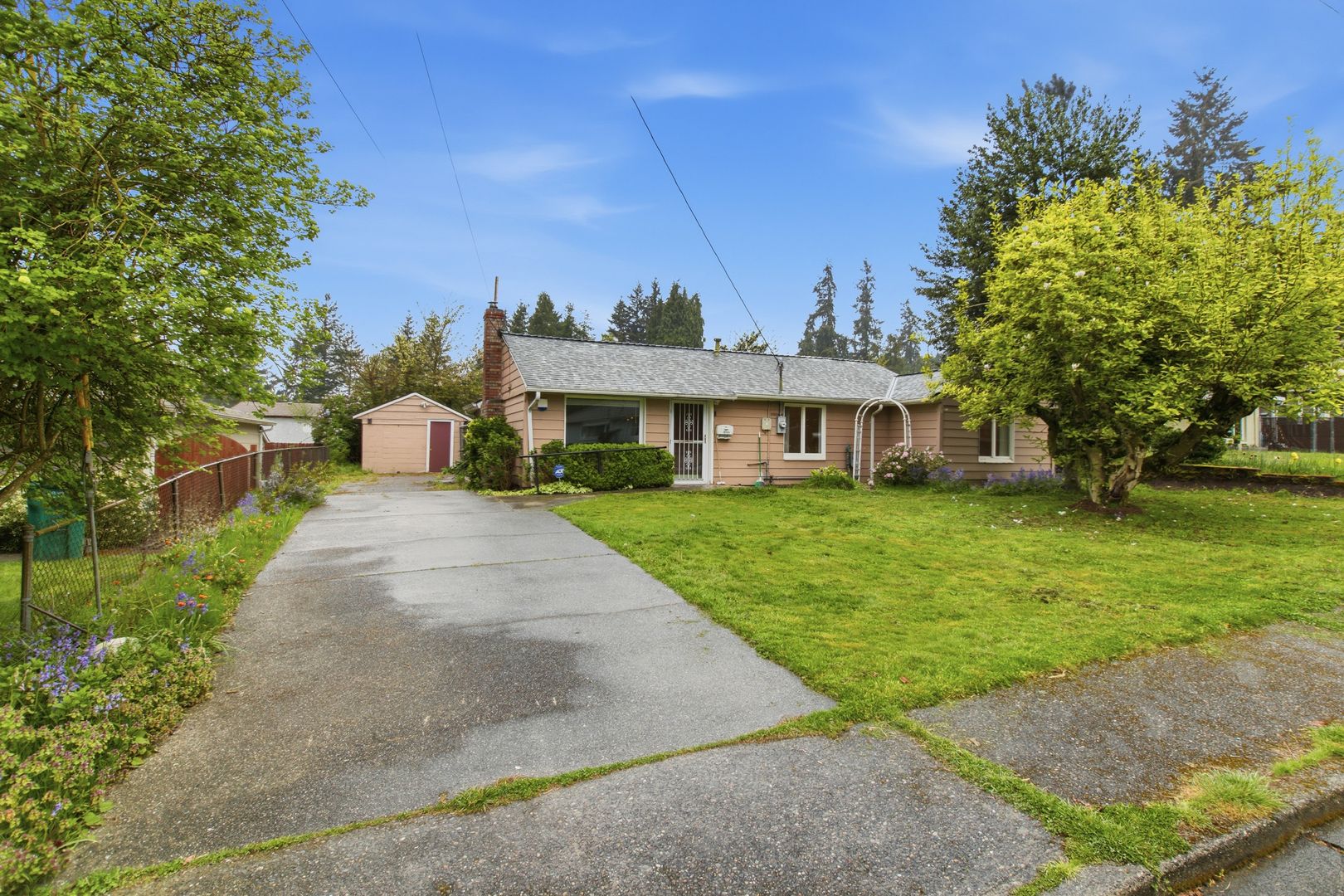 Mountlake Terrace House: 23912 59th Pl