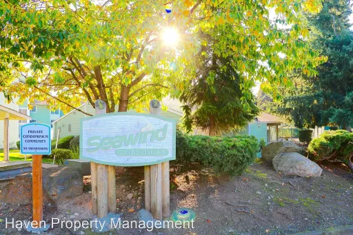 Beautifully Updated Des Moines Townhome – photo 1