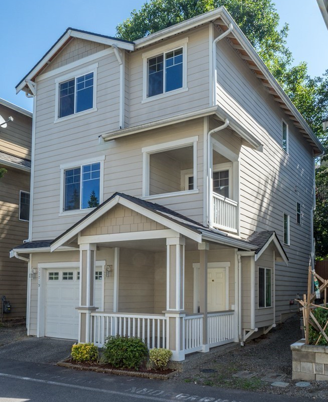 Everett House: 11719 12th Ave W