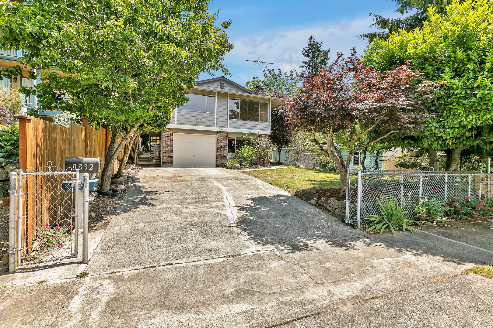 Seattle House: 8832 20th Ave SW