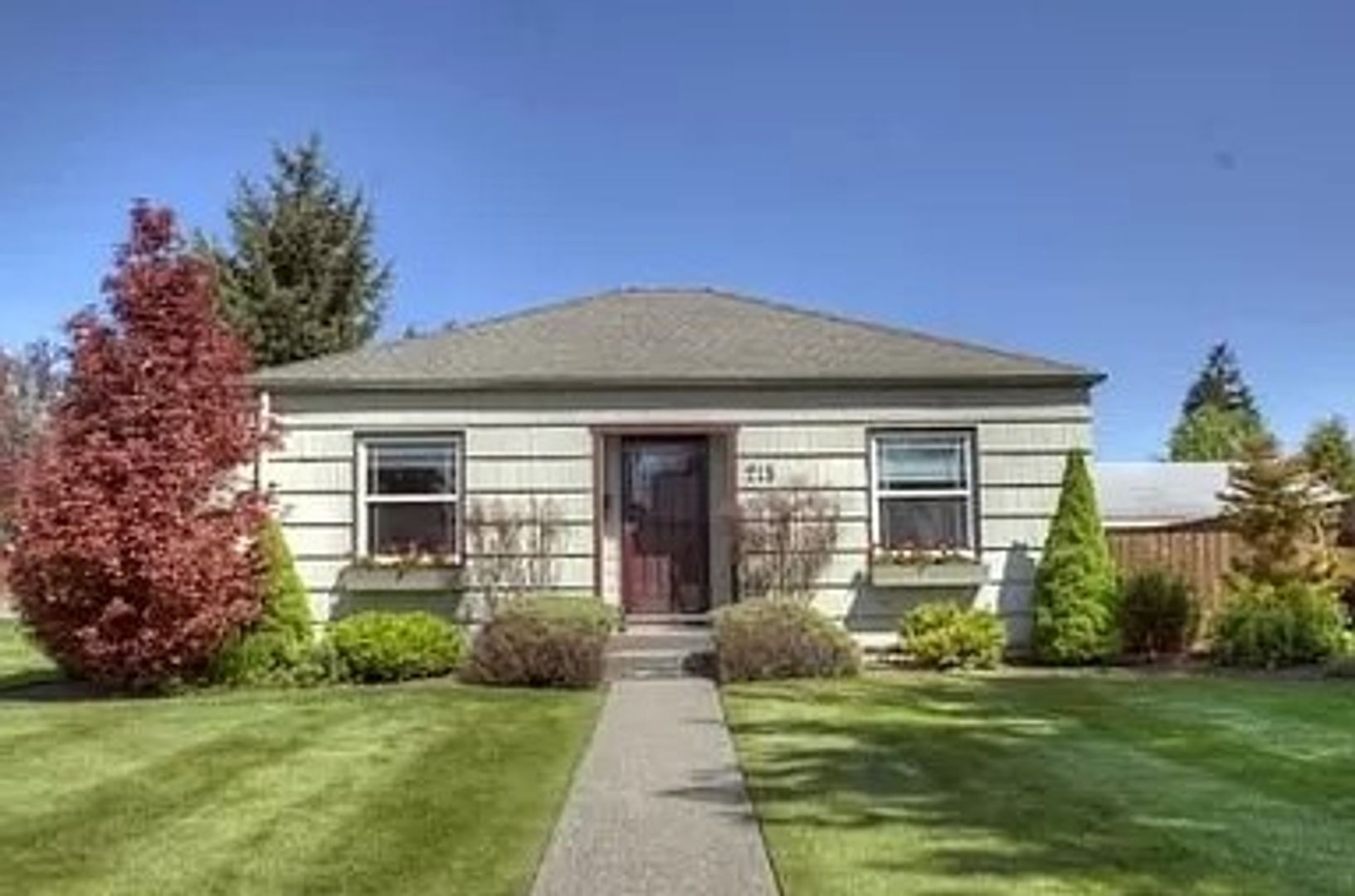 Tacoma House: 215 South Ln