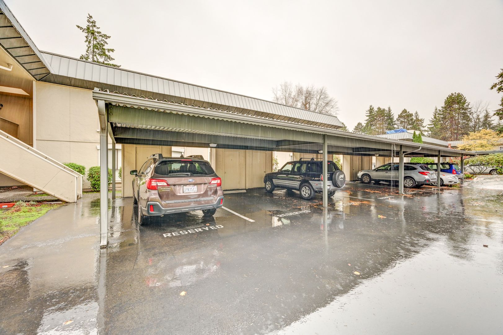 Bellevue House: 10306 NE 16th St
