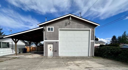 Extra large storage with reserved parking – photo 1