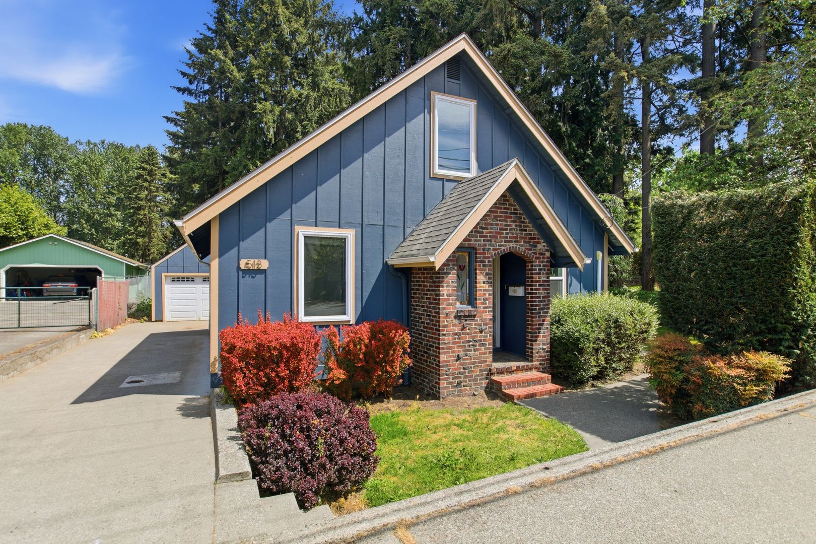 Puyallup House: 513 5th St NE