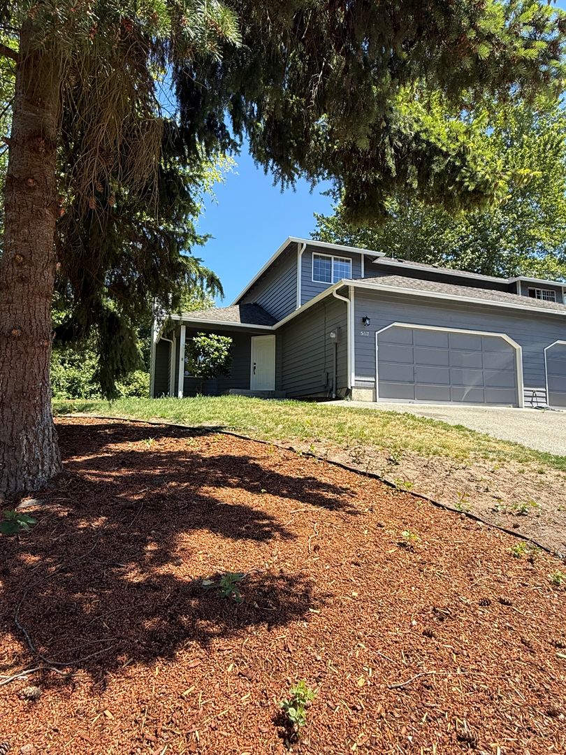 Tacoma House: 5117 9th Ave NE