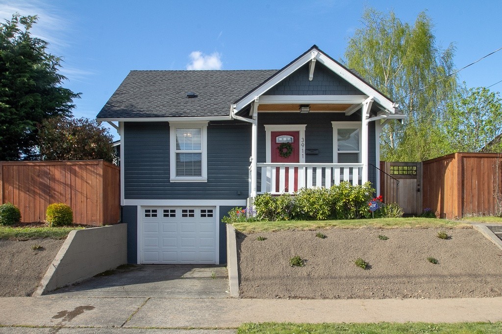 Tacoma House: 3911 N 13th St