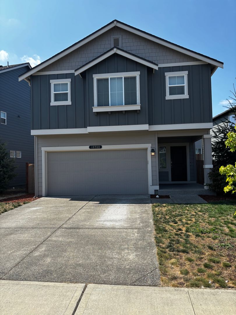 Puyallup House: 18740 108th Ave E